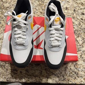 🌟🌟🌟DEAD-STOCK LIKE NEW IN BOX NIKE AIR MAX 1🌟🌟🌟